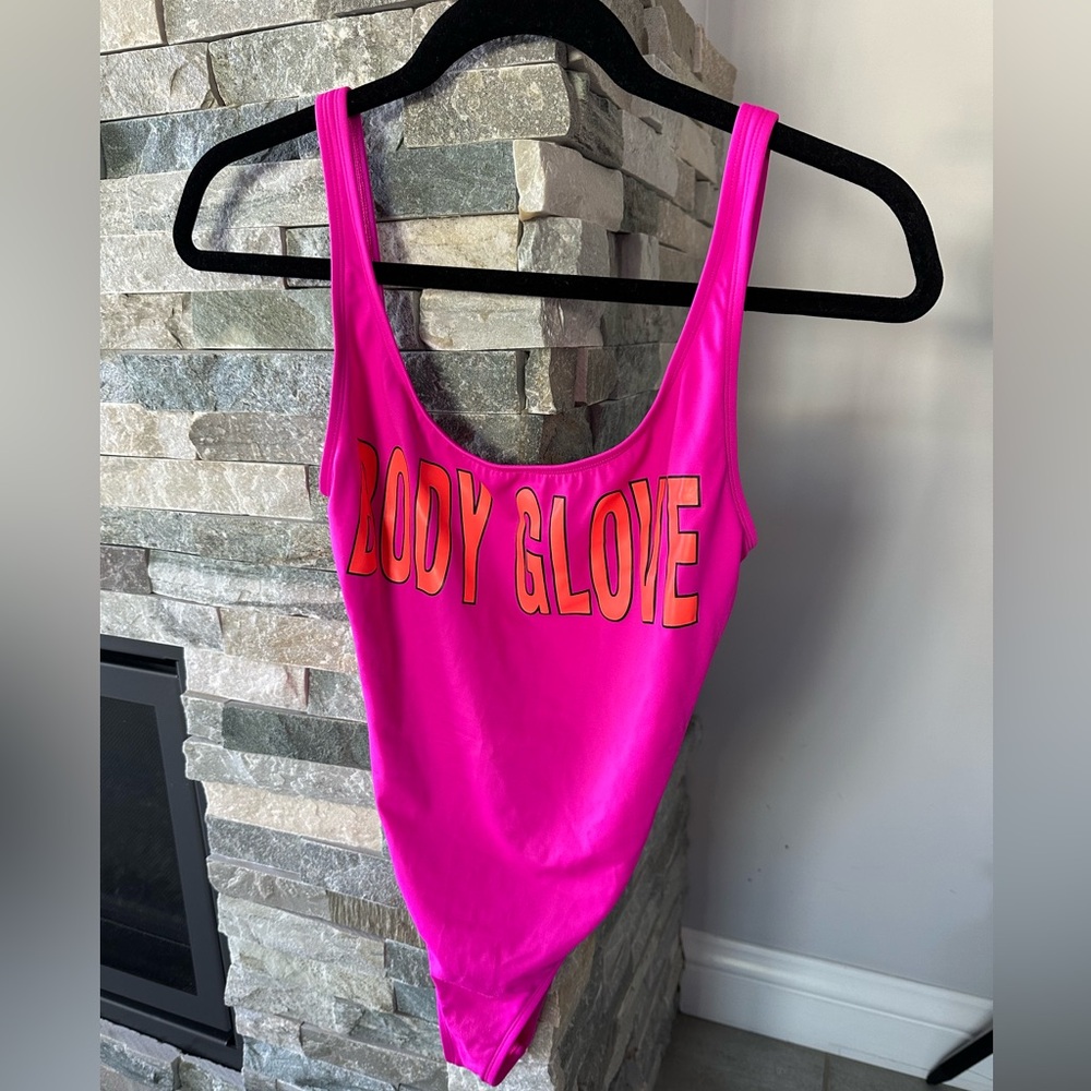Body Glove Women's Vibrant Pink Bodysuit Size Small